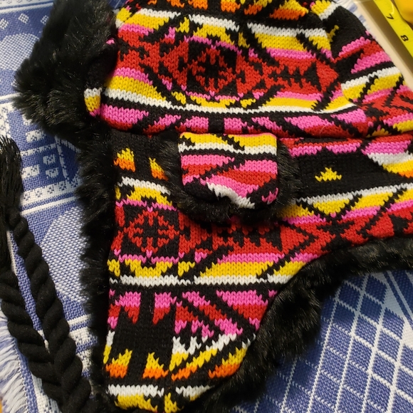 Woman's Winter Check Trapper Hat - Picture 13 of 13